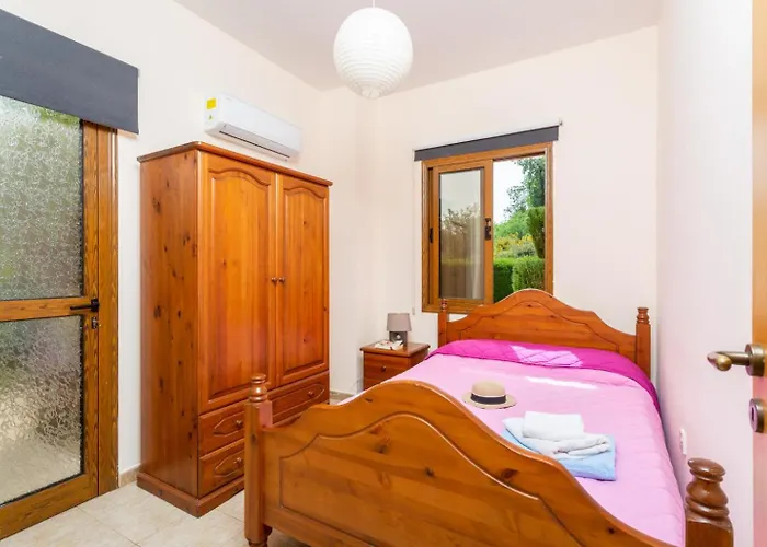 Willa Halima Alexandros *