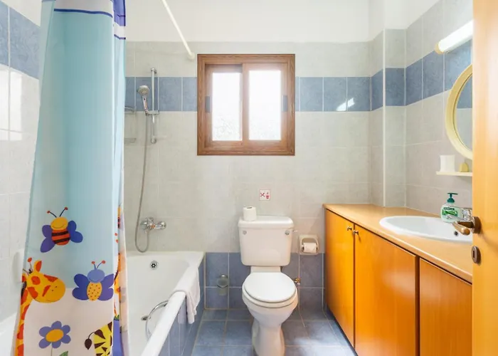 Halima Alexandros Willa *