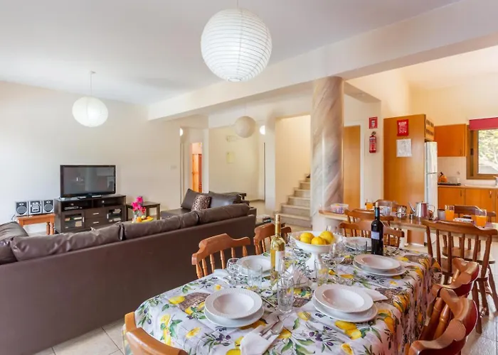 Halima Alexandros Willa