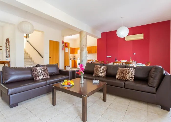 Willa Halima Alexandros *