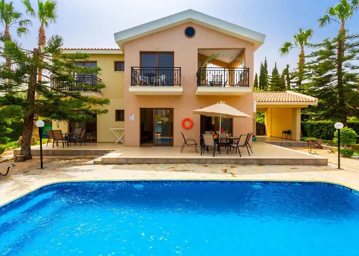 Halima Alexandros Willa Polis