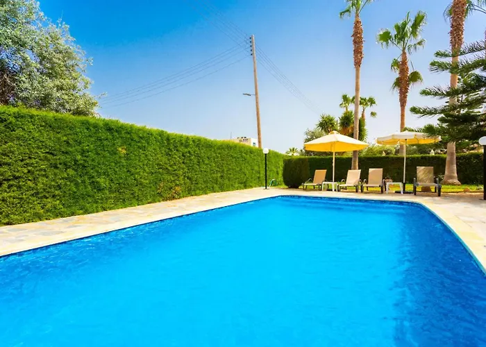 Willa Halima Alexandros Polis